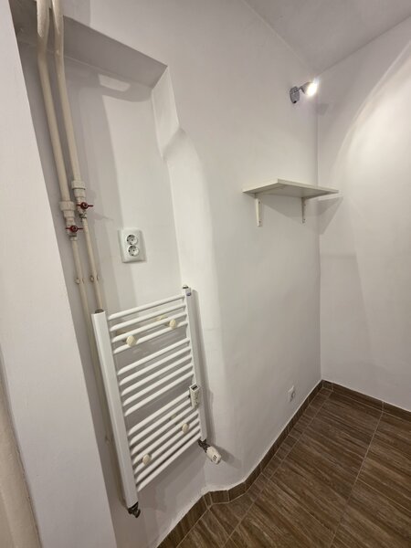 Victoriei, Ion Mihalache, garsoniera, 240 euro/luna